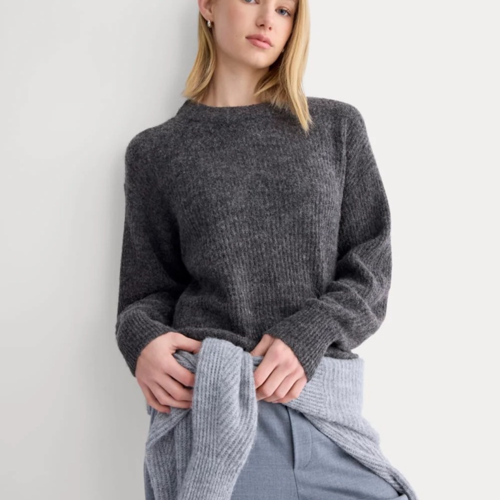 Everlane Women's Charcoal Crew Neck Sweater - Picture 2 of 5